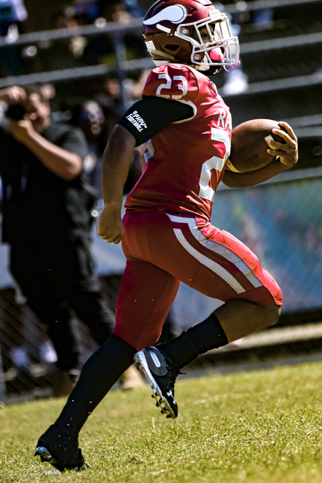 Raines Takes Down Ribault In 6th Straight Northwest Classic Northeast